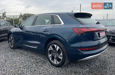 Внедорожник / Кроссовер Audi e-tron 2021 в 