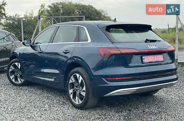Внедорожник / Кроссовер Audi e-tron 2021 в 