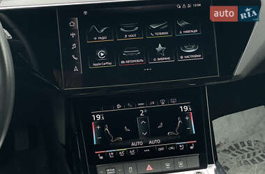 Внедорожник / Кроссовер Audi e-tron 2021 в 