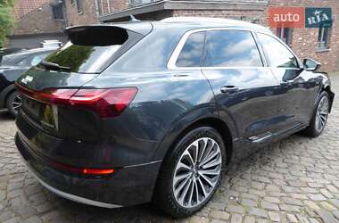 Позашляховик / Кросовер Audi e-tron 2019 в 
