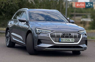 Позашляховик / Кросовер Audi e-tron 2019 в 