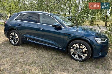 Позашляховик / Кросовер Audi e-tron 2020 в Дніпрі