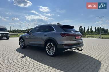 Внедорожник / Кроссовер Audi e-tron 2019 в 
