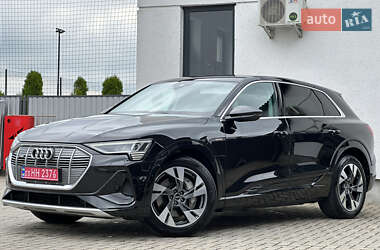 Внедорожник / Кроссовер Audi e-tron 2023 в 