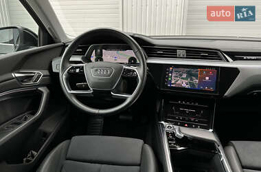 Внедорожник / Кроссовер Audi e-tron 2023 в 
