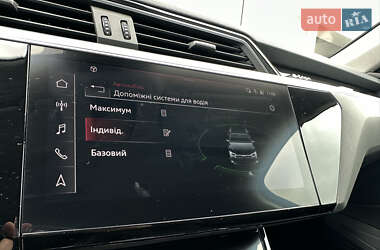Внедорожник / Кроссовер Audi e-tron 2023 в 
