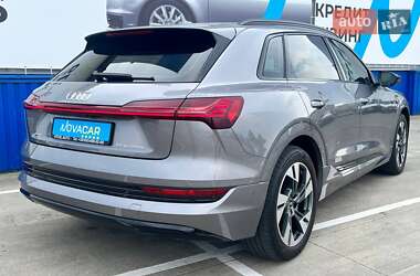 Внедорожник / Кроссовер Audi e-tron 2021 в 