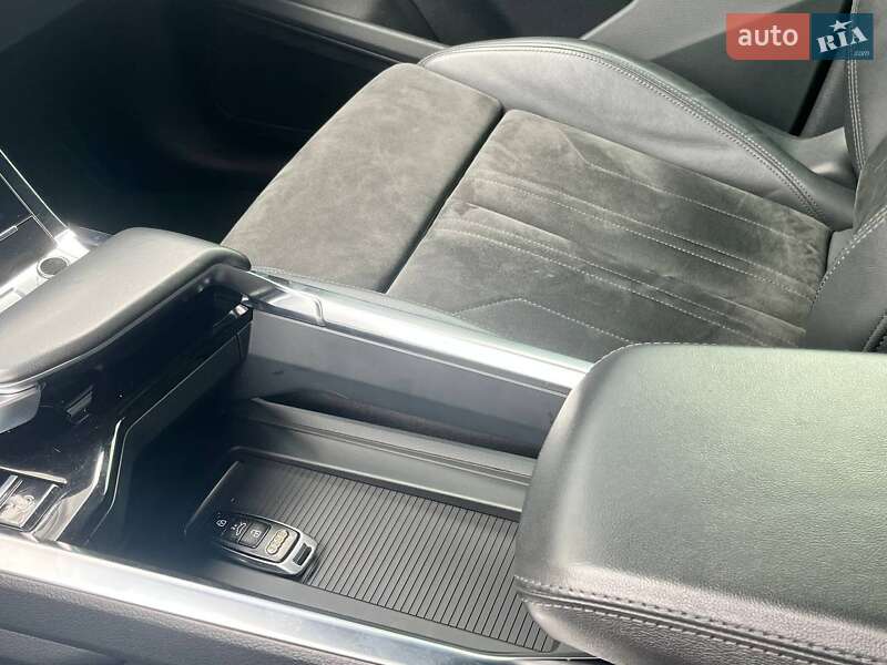 Внедорожник / Кроссовер Audi e-tron 2021 в Киеве