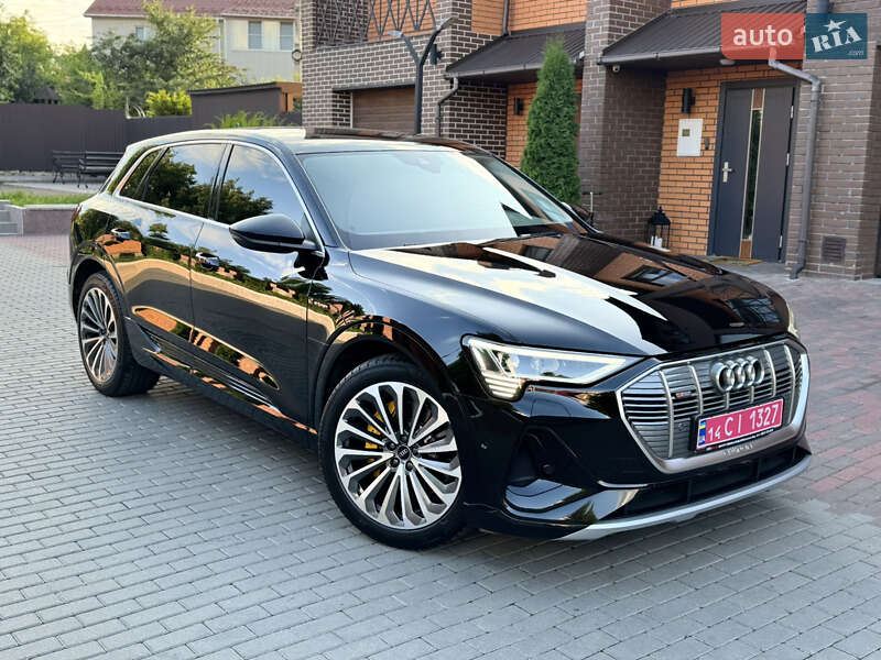 Позашляховик / Кросовер Audi e-tron 2023 в Хмельницькому