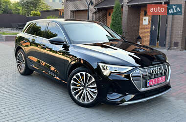 Внедорожник / Кроссовер Audi e-tron 2023 в 
