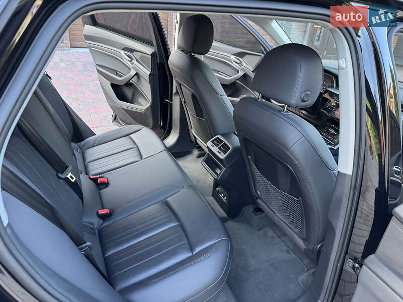 Позашляховик / Кросовер Audi e-tron 2023 в Хмельницькому