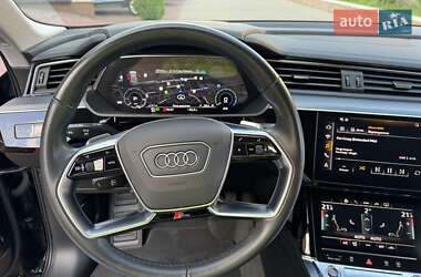 Внедорожник / Кроссовер Audi e-tron 2023 в 
