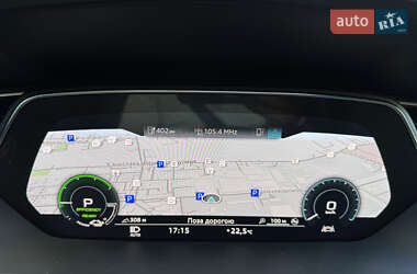 Внедорожник / Кроссовер Audi e-tron 2023 в 