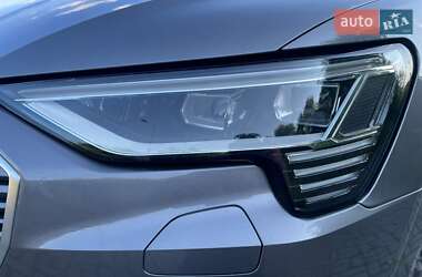 Внедорожник / Кроссовер Audi e-tron 2019 в 