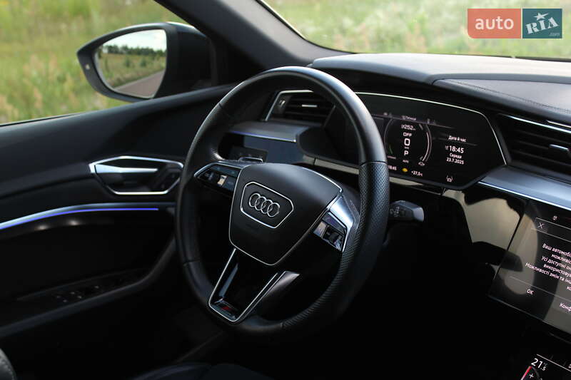 Внедорожник / Кроссовер Audi e-tron 2022 в Киеве