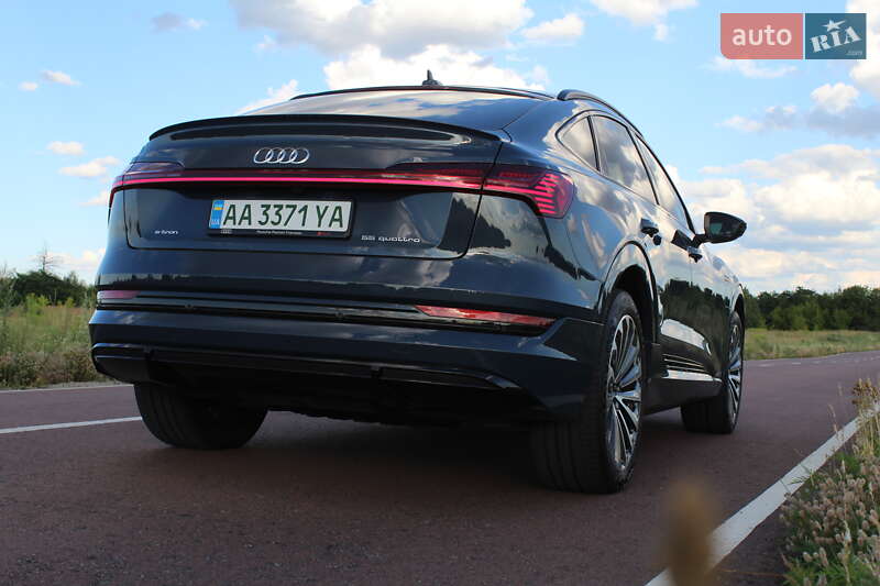 Внедорожник / Кроссовер Audi e-tron 2022 в Киеве