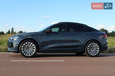 Внедорожник / Кроссовер Audi e-tron 2022 в 