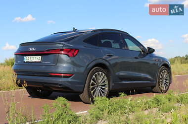 Внедорожник / Кроссовер Audi e-tron 2022 в 