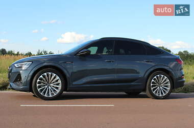 Внедорожник / Кроссовер Audi e-tron 2022 в 