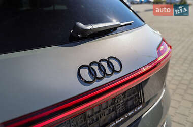 Внедорожник / Кроссовер Audi e-tron 2022 в 