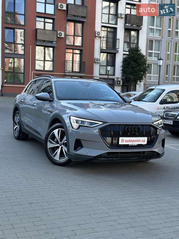 Позашляховик / Кросовер Audi e-tron 2020 в Білогородці