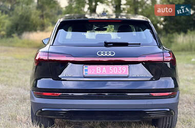 Внедорожник / Кроссовер Audi e-tron 2019 в 