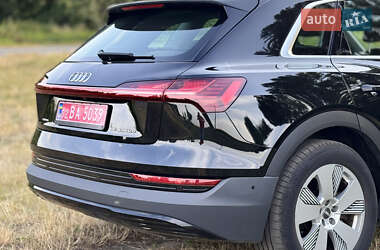 Внедорожник / Кроссовер Audi e-tron 2019 в 