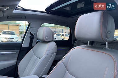 Внедорожник / Кроссовер Audi e-tron 2019 в 