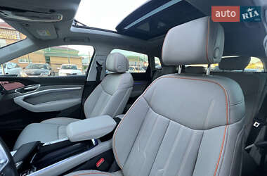 Внедорожник / Кроссовер Audi e-tron 2019 в 