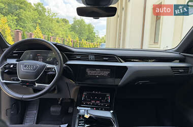 Внедорожник / Кроссовер Audi e-tron 2020 в 