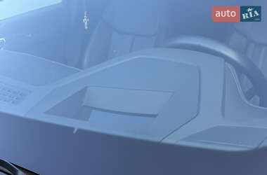 Внедорожник / Кроссовер Audi e-tron 2020 в 