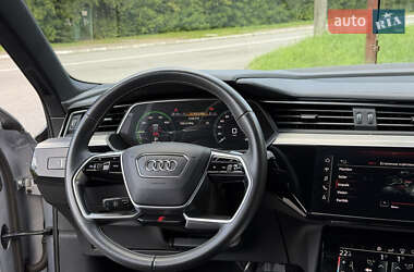 Внедорожник / Кроссовер Audi e-tron 2020 в 