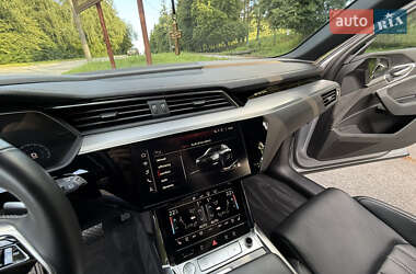 Внедорожник / Кроссовер Audi e-tron 2020 в 
