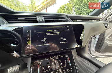 Внедорожник / Кроссовер Audi e-tron 2020 в 