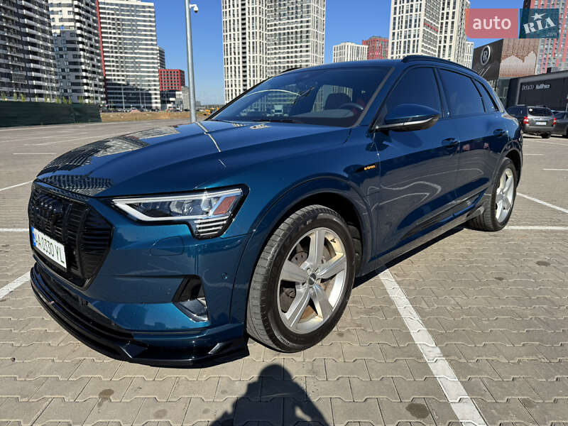 Внедорожник / Кроссовер Audi e-tron 2019 в Киеве