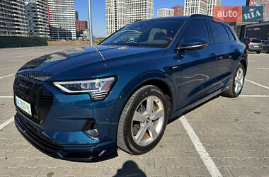 Внедорожник / Кроссовер Audi e-tron 2019 в 