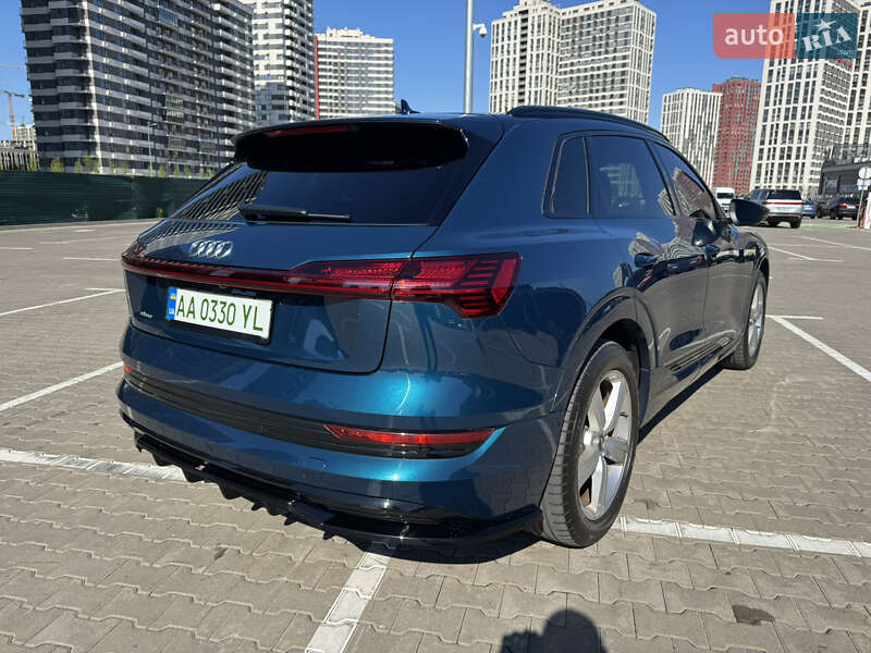 Внедорожник / Кроссовер Audi e-tron 2019 в Киеве