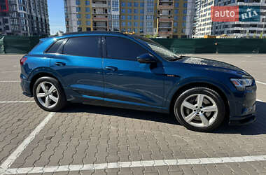 Внедорожник / Кроссовер Audi e-tron 2019 в 