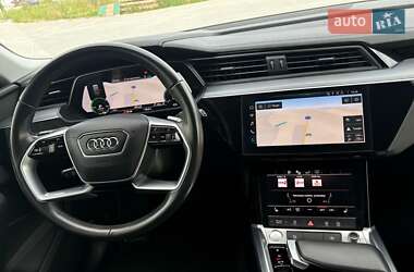 Внедорожник / Кроссовер Audi e-tron 2020 в 
