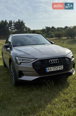 Позашляховик / Кросовер Audi e-tron 2019 в Києві