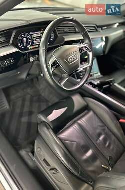 Внедорожник / Кроссовер Audi e-tron 2019 в 