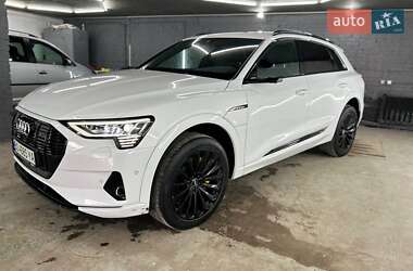 Внедорожник / Кроссовер Audi e-tron 2019 в 