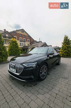 Внедорожник / Кроссовер Audi e-tron 2020 в 