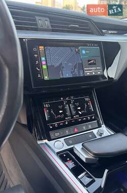 Внедорожник / Кроссовер Audi e-tron 2020 в 