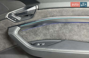 Внедорожник / Кроссовер Audi e-tron 2019 в 