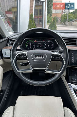 Внедорожник / Кроссовер Audi e-tron 2019 в 