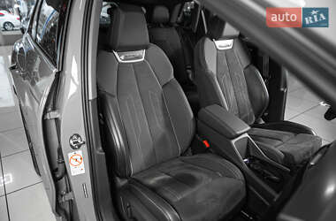 Позашляховик / Кросовер Audi e-tron 2022 в 