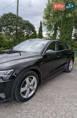 Внедорожник / Кроссовер Audi e-tron 2019 в 