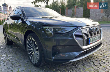 Внедорожник / Кроссовер Audi e-tron 2019 в 