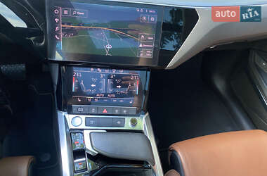Внедорожник / Кроссовер Audi e-tron 2019 в 